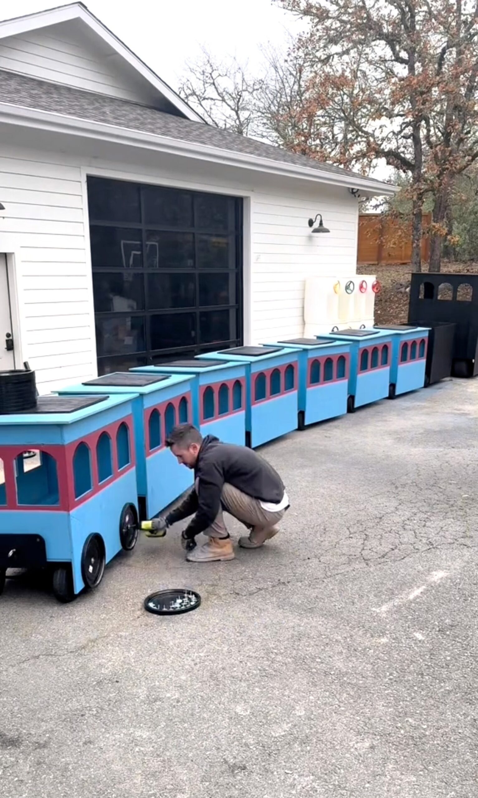 Dad Goes Viral After Building DIY Polar Express Train For Daughter ABC News